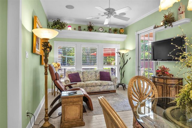 204 Oak Drive, Friendswood, TX 77546