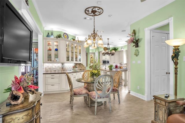 204 Oak Drive, Friendswood, TX 77546