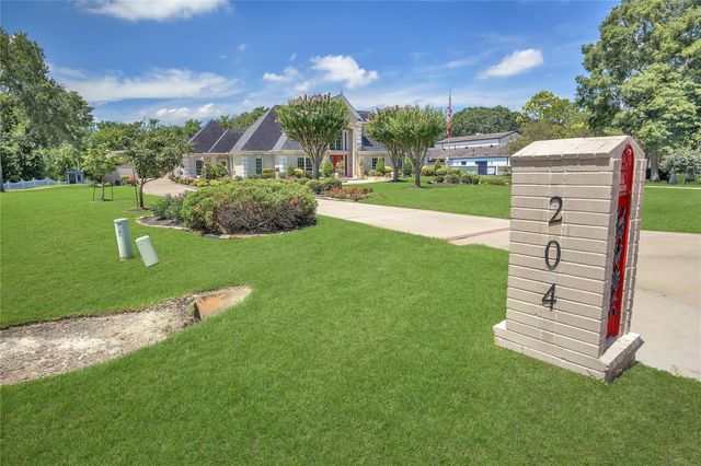 204 Oak Drive, Friendswood, TX 77546