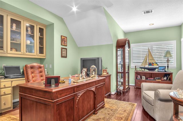 204 Oak Drive, Friendswood, TX 77546