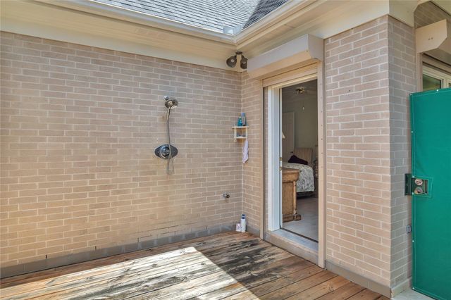 204 Oak Drive, Friendswood, TX 77546