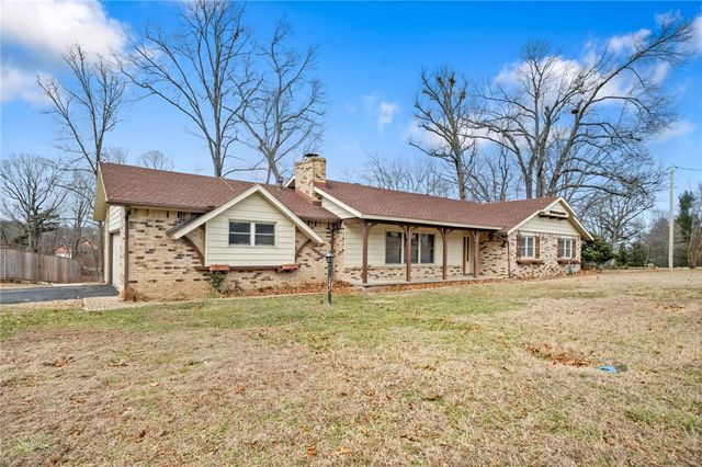 15102 Dutchmans Drive, Rogers, AR 72756