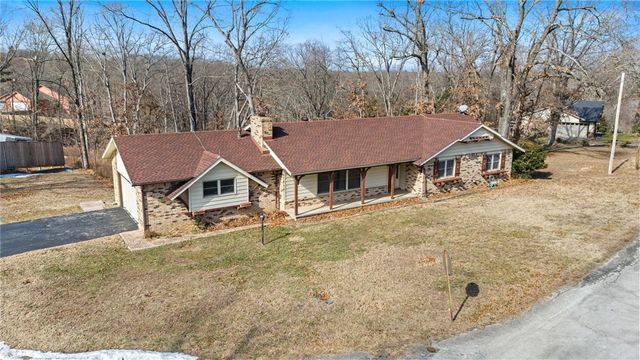 15102 Dutchmans Drive, Rogers, AR 72756