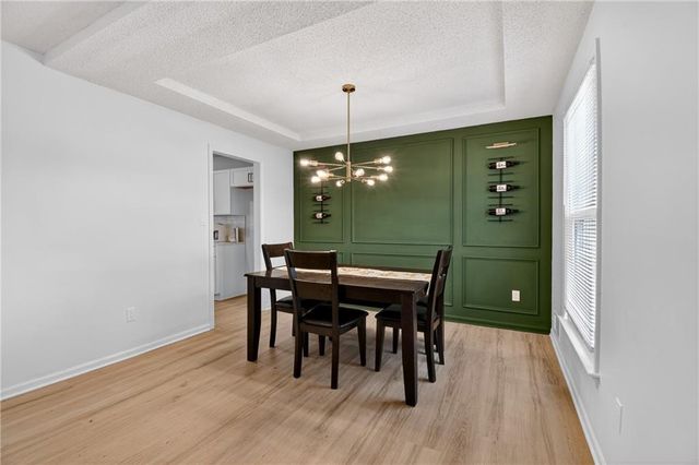 308 SE Richardson Place, Lee's Summit, MO 64063