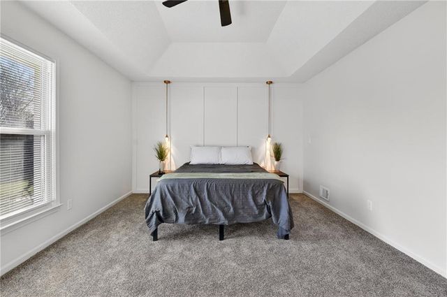 308 SE Richardson Place, Lee's Summit, MO 64063