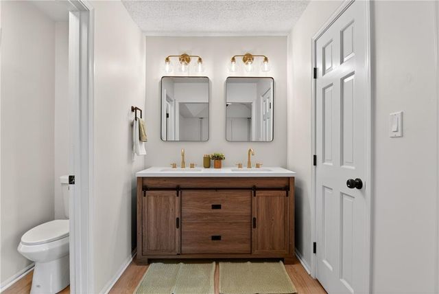 308 SE Richardson Place, Lee's Summit, MO 64063