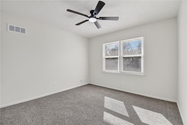 308 SE Richardson Place, Lee's Summit, MO 64063