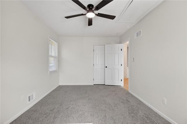 308 SE Richardson Place, Lee's Summit, MO 64063