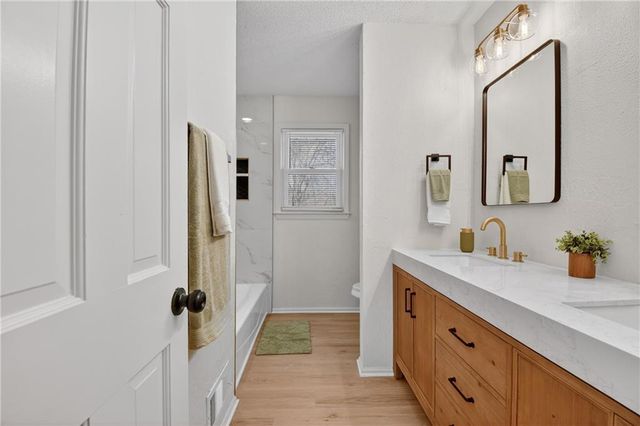 308 SE Richardson Place, Lee's Summit, MO 64063