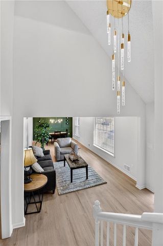 308 SE Richardson Place, Lee's Summit, MO 64063