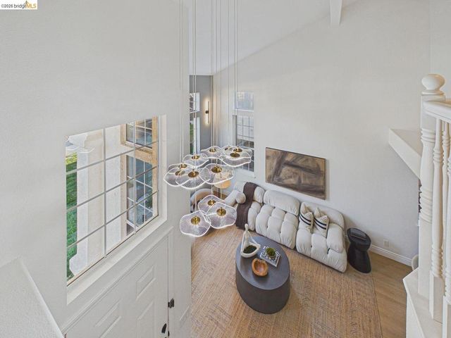 2392 Austin Ct, Castro Valley, CA 94546