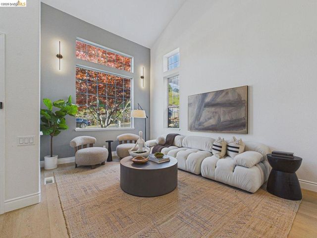 2392 Austin Ct, Castro Valley, CA 94546