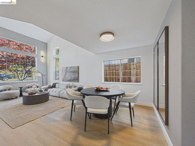 2392 Austin Ct, Castro Valley, CA 94546