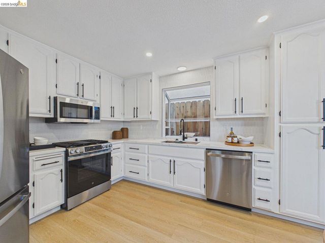 2392 Austin Ct, Castro Valley, CA 94546