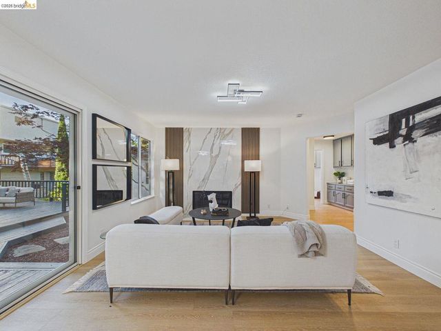 2392 Austin Ct, Castro Valley, CA 94546