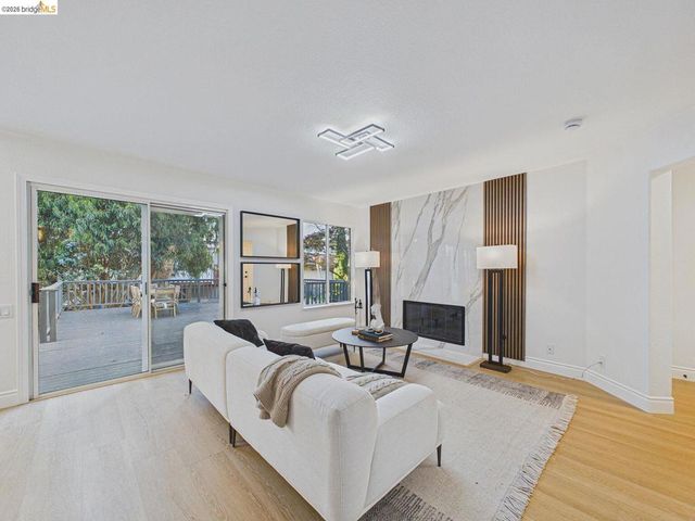 2392 Austin Ct, Castro Valley, CA 94546