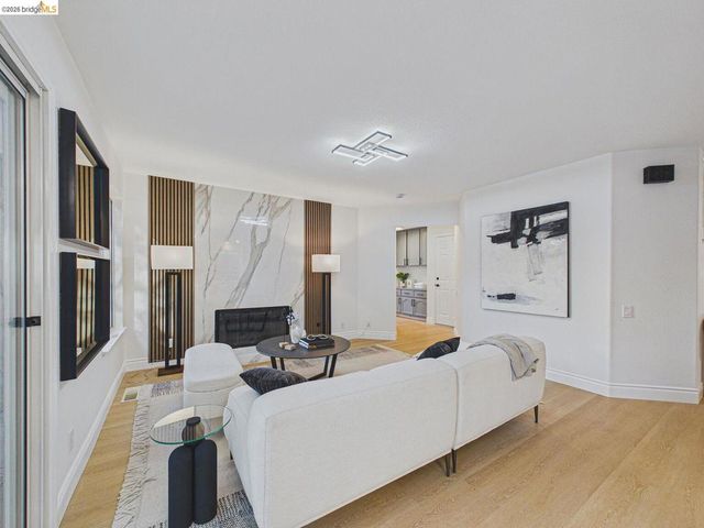 2392 Austin Ct, Castro Valley, CA 94546