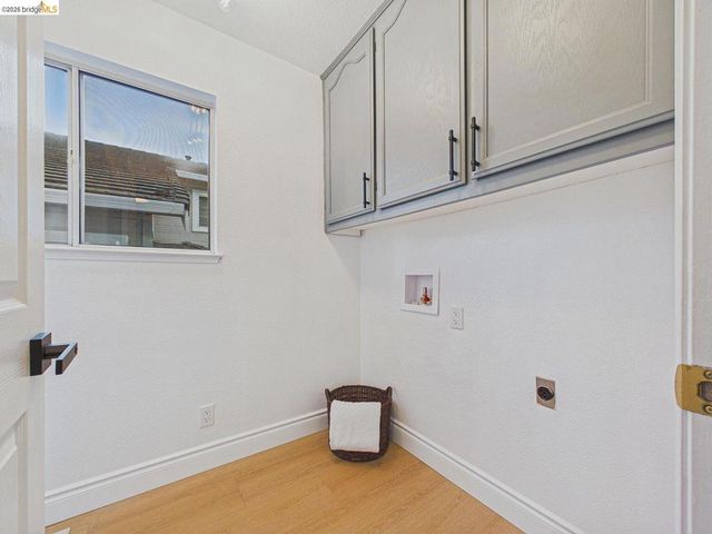 2392 Austin Ct, Castro Valley, CA 94546