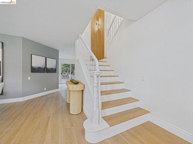 2392 Austin Ct, Castro Valley, CA 94546