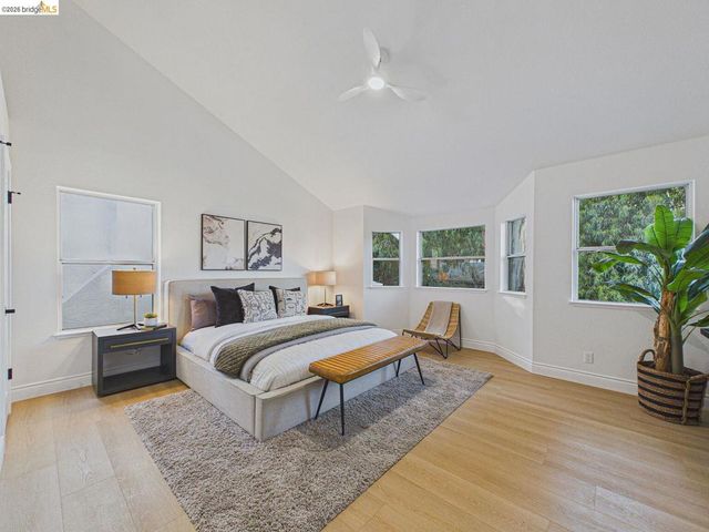 2392 Austin Ct, Castro Valley, CA 94546