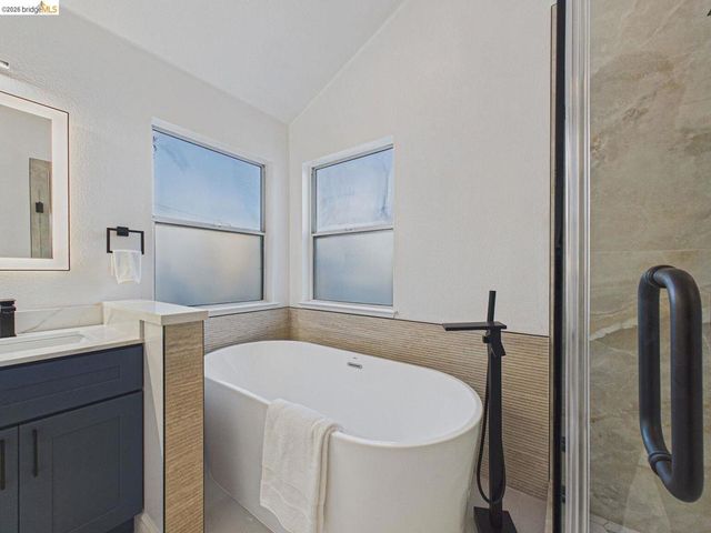 2392 Austin Ct, Castro Valley, CA 94546