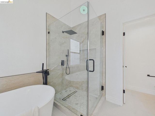 2392 Austin Ct, Castro Valley, CA 94546