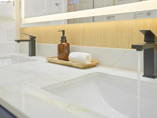 2392 Austin Ct, Castro Valley, CA 94546