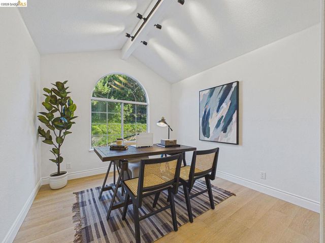 2392 Austin Ct, Castro Valley, CA 94546