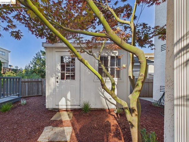 2392 Austin Ct, Castro Valley, CA 94546