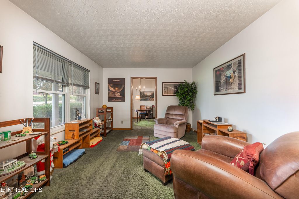 4009 Sevierville Pike, Knoxville, TN 37920