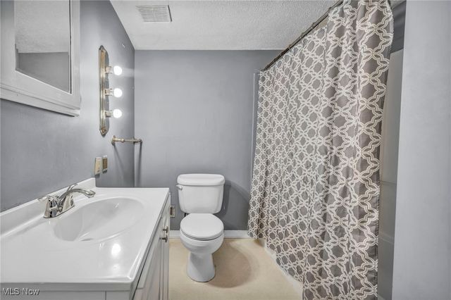 140 5th Street NE, North Canton, OH 44720