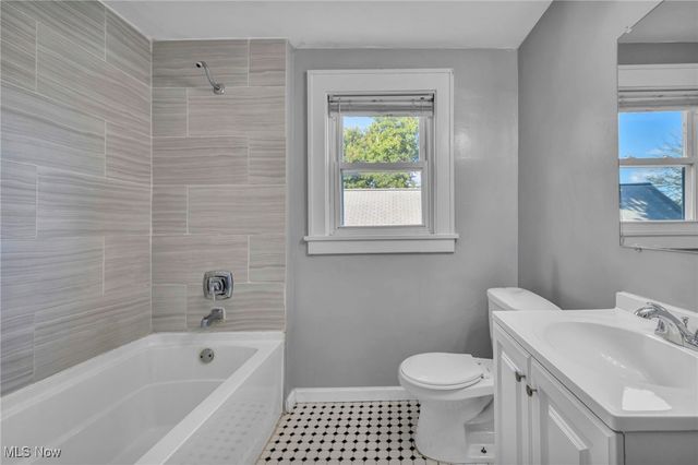 140 5th Street NE, North Canton, OH 44720