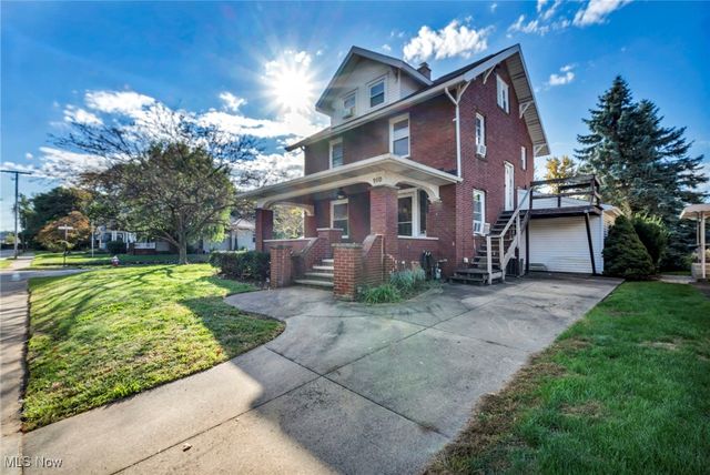 140 5th Street NE, North Canton, OH 44720