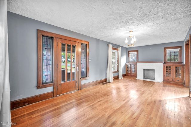 140 5th Street NE, North Canton, OH 44720