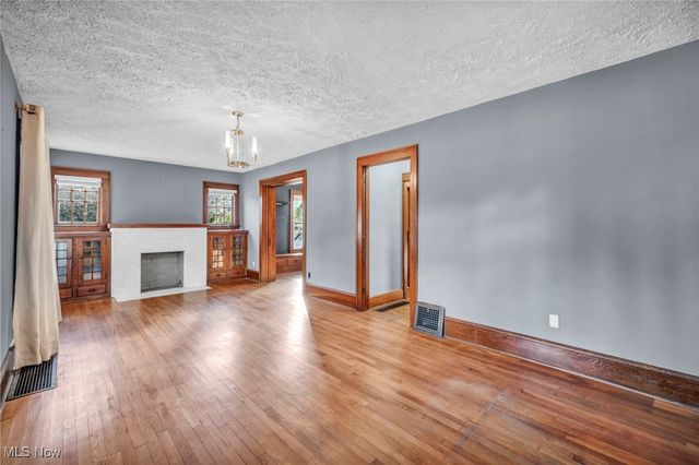 140 5th Street NE, North Canton, OH 44720