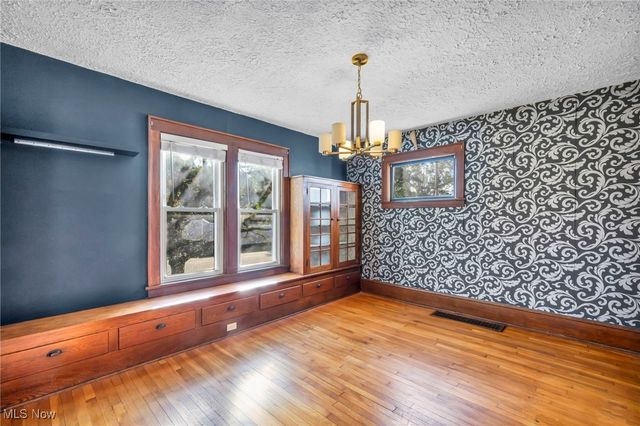 140 5th Street NE, North Canton, OH 44720