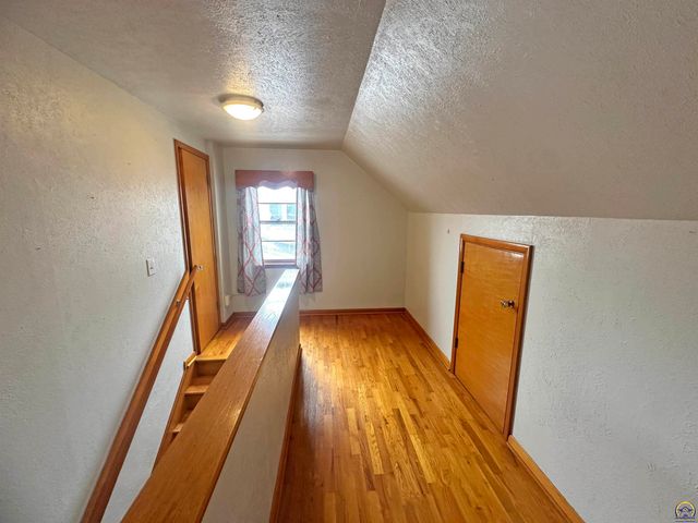 618 NE Grattan ST, Topeka, KS 66616