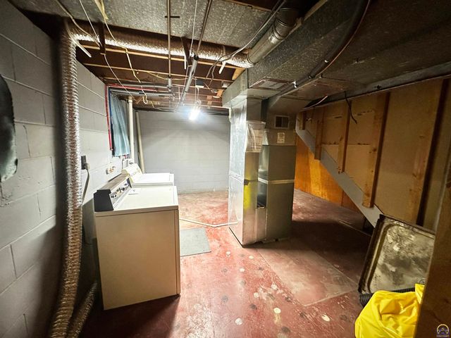 618 NE Grattan ST, Topeka, KS 66616