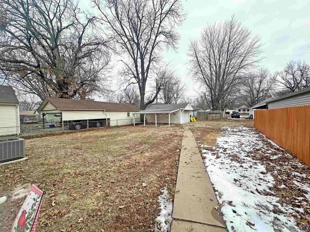 618 NE Grattan ST, Topeka, KS 66616