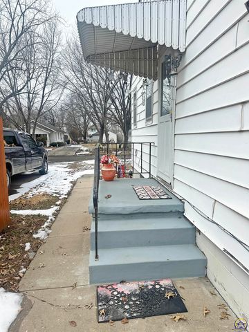 618 NE Grattan ST, Topeka, KS 66616