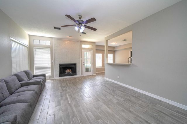 4610 Sunshine Drive, Sugar Land, TX 77479