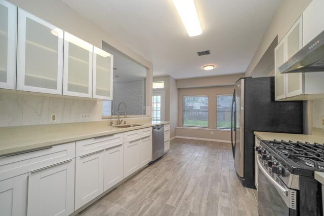 4610 Sunshine Drive, Sugar Land, TX 77479