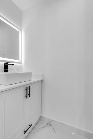 2203 SW 139th Ave, Miami, FL 33175