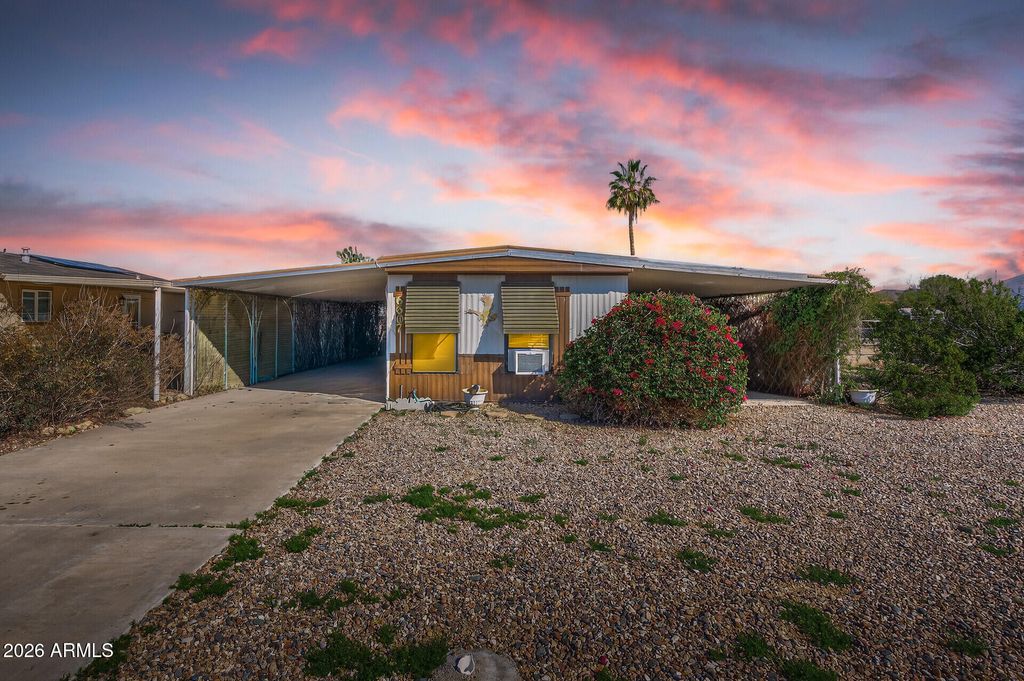 6607 W Camino De La Campana Avenue, Glendale, AZ 85308