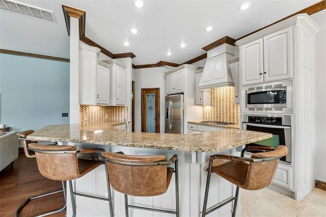 1217 River Chase Drive, Edmond, OK 73025