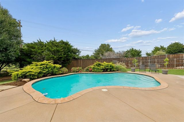 1217 River Chase Drive, Edmond, OK 73025