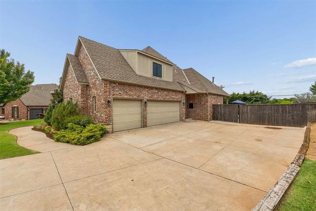 1217 River Chase Drive, Edmond, OK 73025