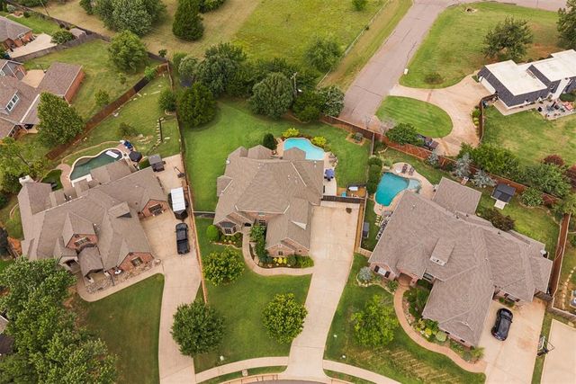 1217 River Chase Drive, Edmond, OK 73025