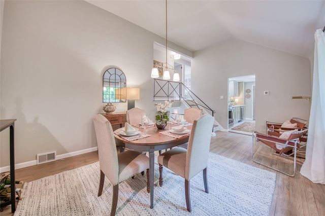 2661 Old Washington Rd, Upper St Clair, PA 15241
