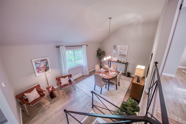 2661 Old Washington Rd, Upper St Clair, PA 15241